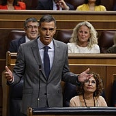 Sánchez mantiene que su Gobierno está «limpio» y Feijóo le acusa de actuar por «miedo» al banquillo
