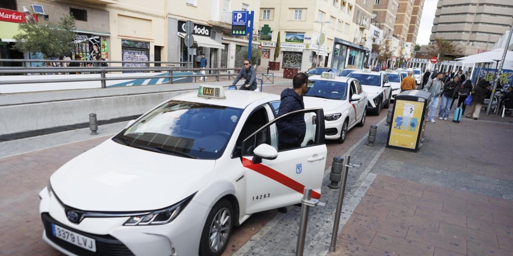 La nueva ordenanza del taxi se aprobará en septiembre