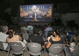 El Ayuntamiento de Córdoba busca salvar los cines de verano Delicias y Fuenseca con nuevas ayudas