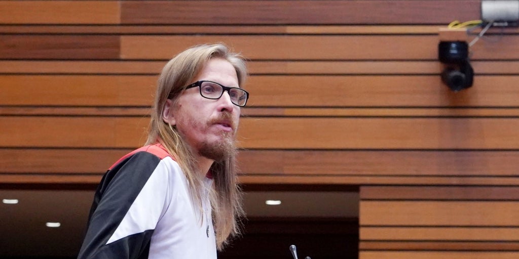 Vox denuncia al portavoz de Podemos por un presunto delito de odio tras llamar a boicotear la Vuelta
