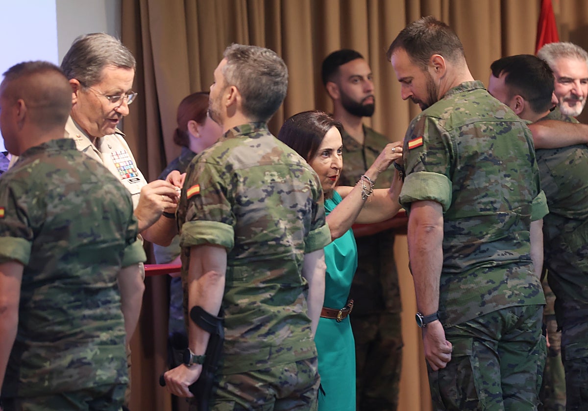 Entrega de medallas a los militares de Cerro Muriano