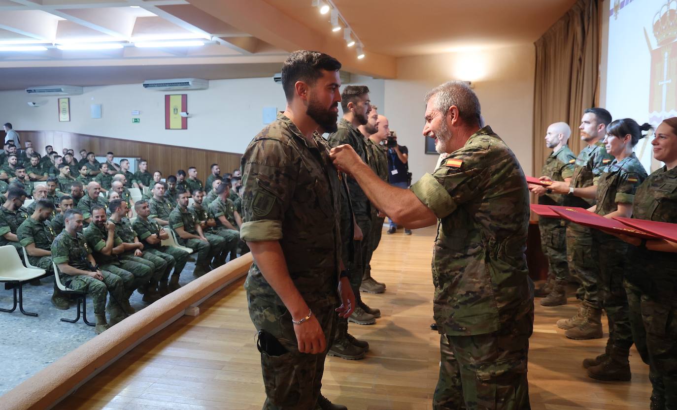 La entrega de medallas a la Brigada &#039;Guzmán el Bueno&#039; de Cerro Muriano, en imágenes
