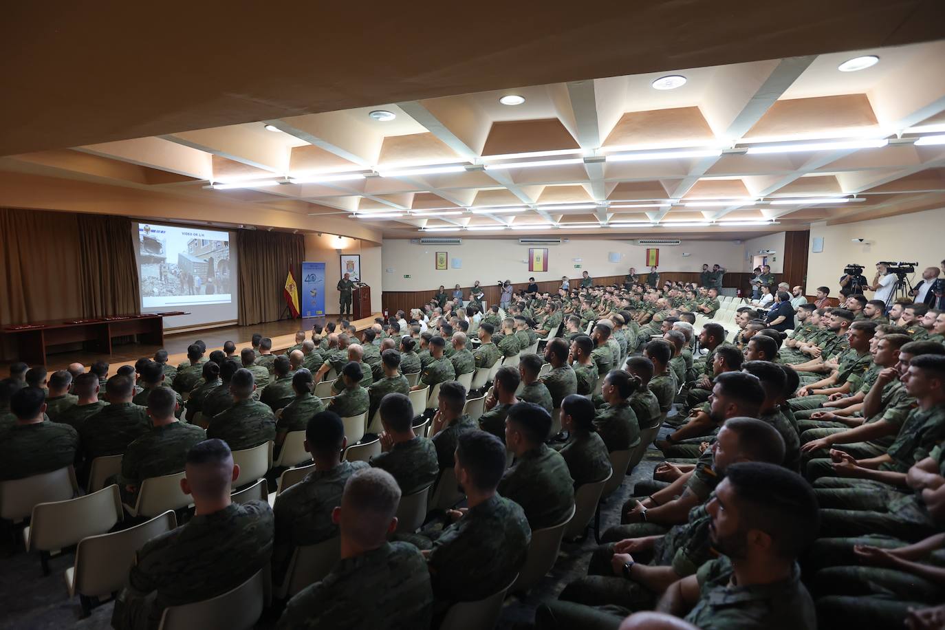La entrega de medallas a la Brigada &#039;Guzmán el Bueno&#039; de Cerro Muriano, en imágenes
