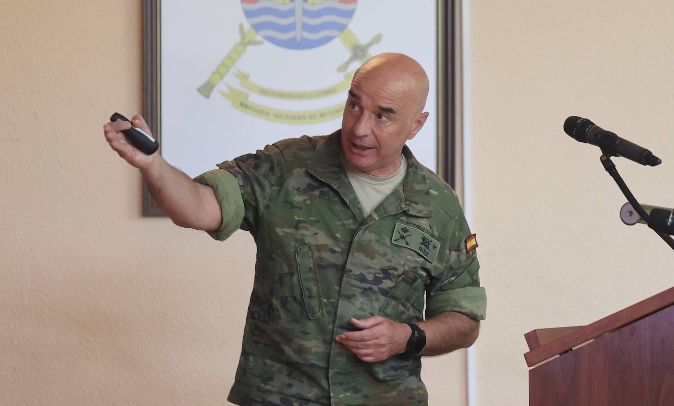 La entrega de medallas a la Brigada &#039;Guzmán el Bueno&#039; de Cerro Muriano, en imágenes