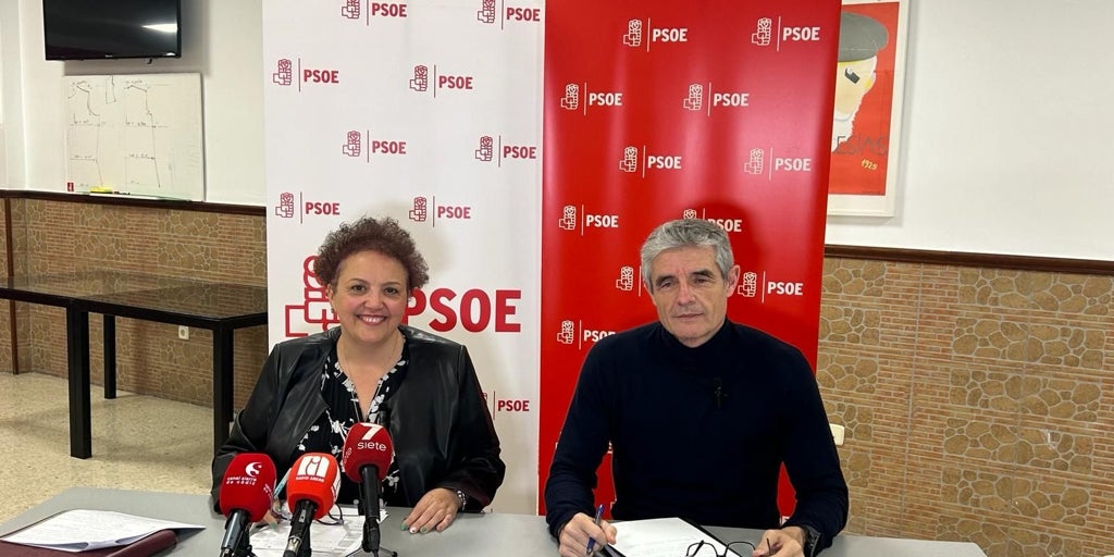 La edil del enchufe en las oposiciones de Arcos deja el PSOE pero no su acta de concejal