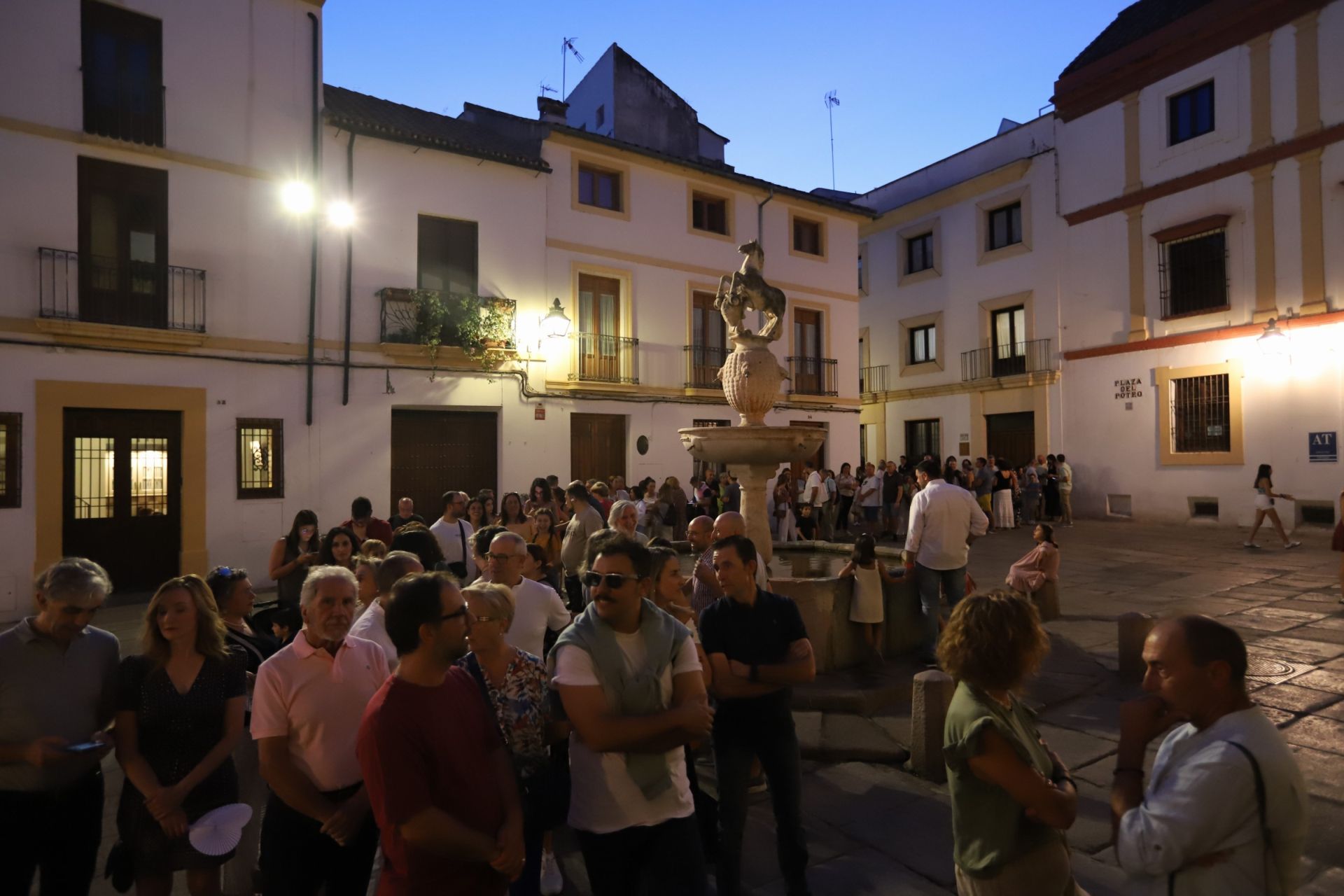 La Noche del Patrimonio llena las calles y monumentos de Córdoba, en imágenes