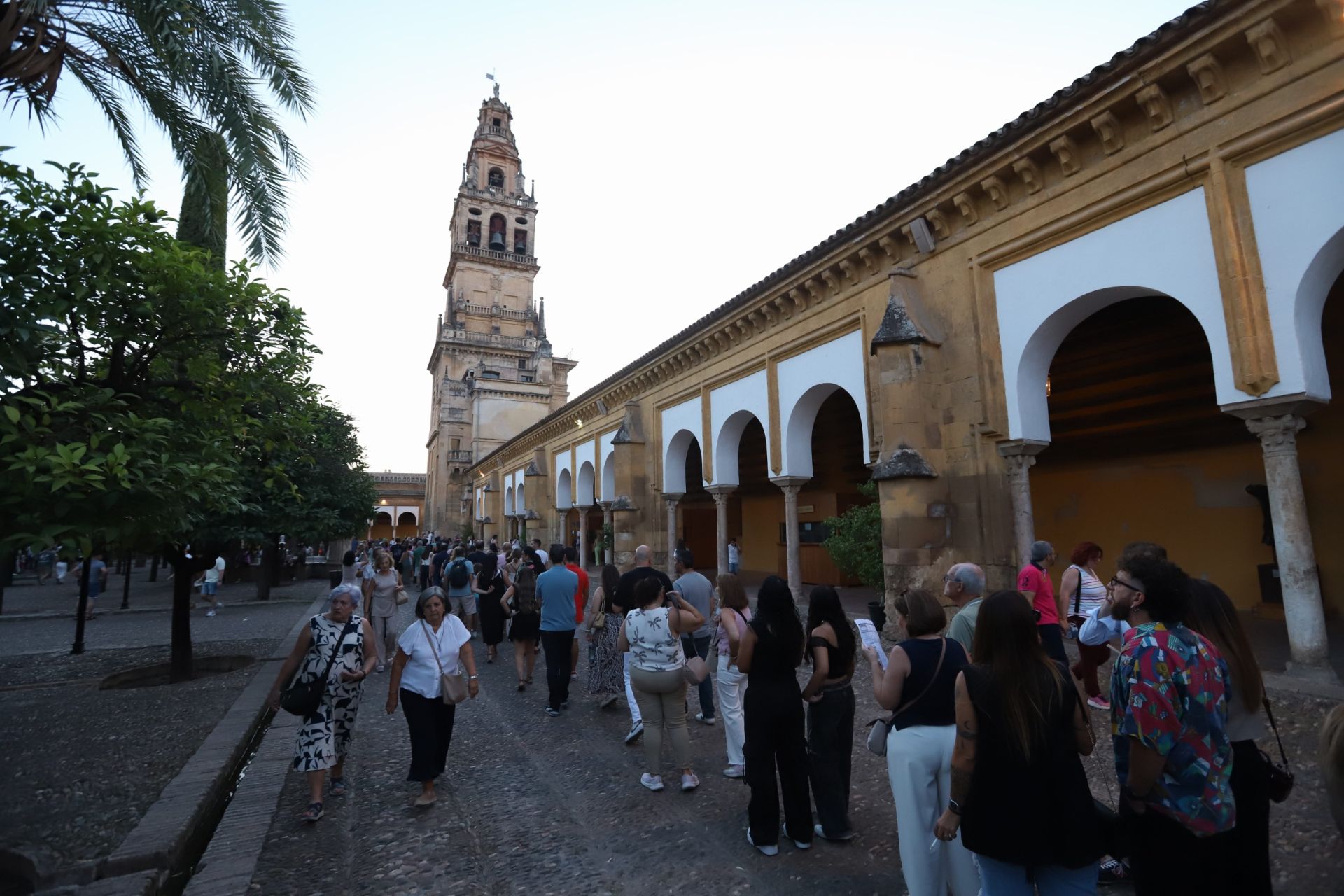 La Noche del Patrimonio llena las calles y monumentos de Córdoba, en imágenes
