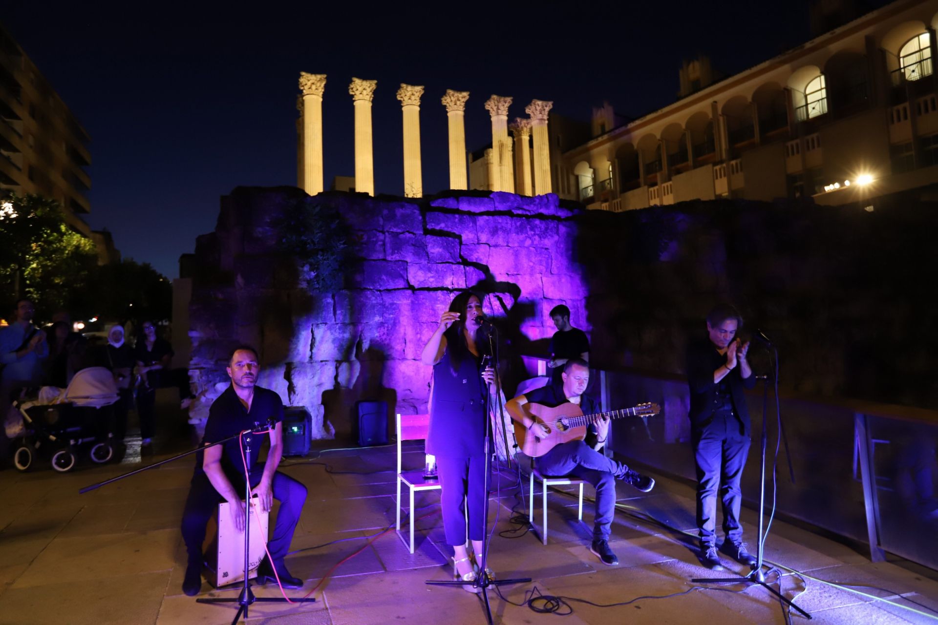 La Noche del Patrimonio llena las calles y monumentos de Córdoba, en imágenes