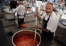 La Bañeza reparte más de 4.000 raciones en la Alubiada de su XXII Feria Agroalimentaria