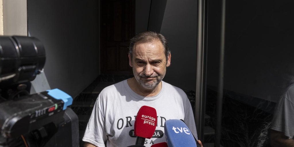 El Ayuntamiento de Valencia usa una frase de Ábalos para combatir la prostitución: «Esta se enrolla que te cagas»