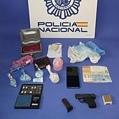 Incautan 1.400 dosis de heroína y coca y un arma lista para usar a dos dominicanos que vendían al por menor en Vilagarcía