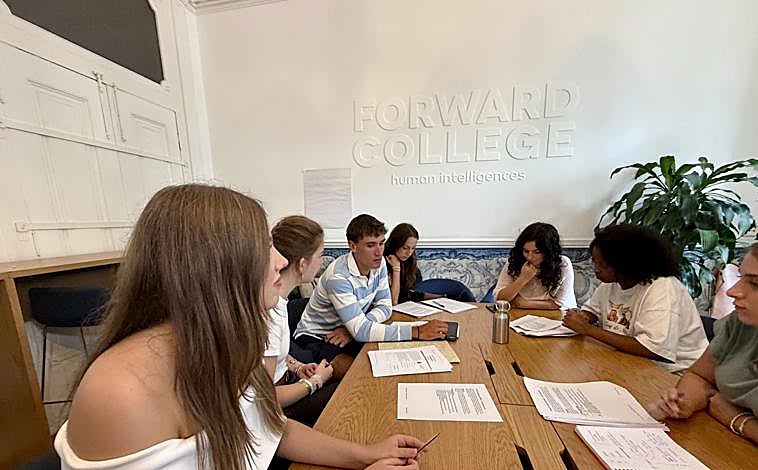 Imagen principal - Los primeros días de la Infanta en Lisboa