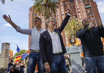 Albiol apoya el Pacto Nacional por la Lengua de Illa, ERC y Òmnium y se desmarca de la posición del PP en este tema