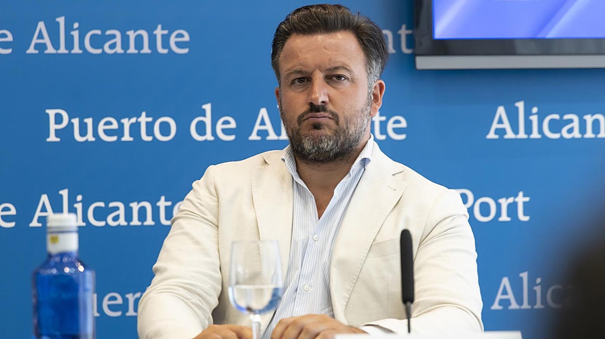 El alcalde de Elche, Pablo Ruz, durante un acto público