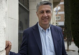 El PP desaprueba a Albiol y afea el pacto lingüístico de Illa y ERC