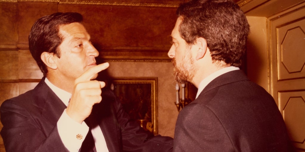 ADOLFO SUÁREZ Y ALEJANDRO ROJAS-MARCOS, VOTOS POR LA AUTONOMÍA PLENA