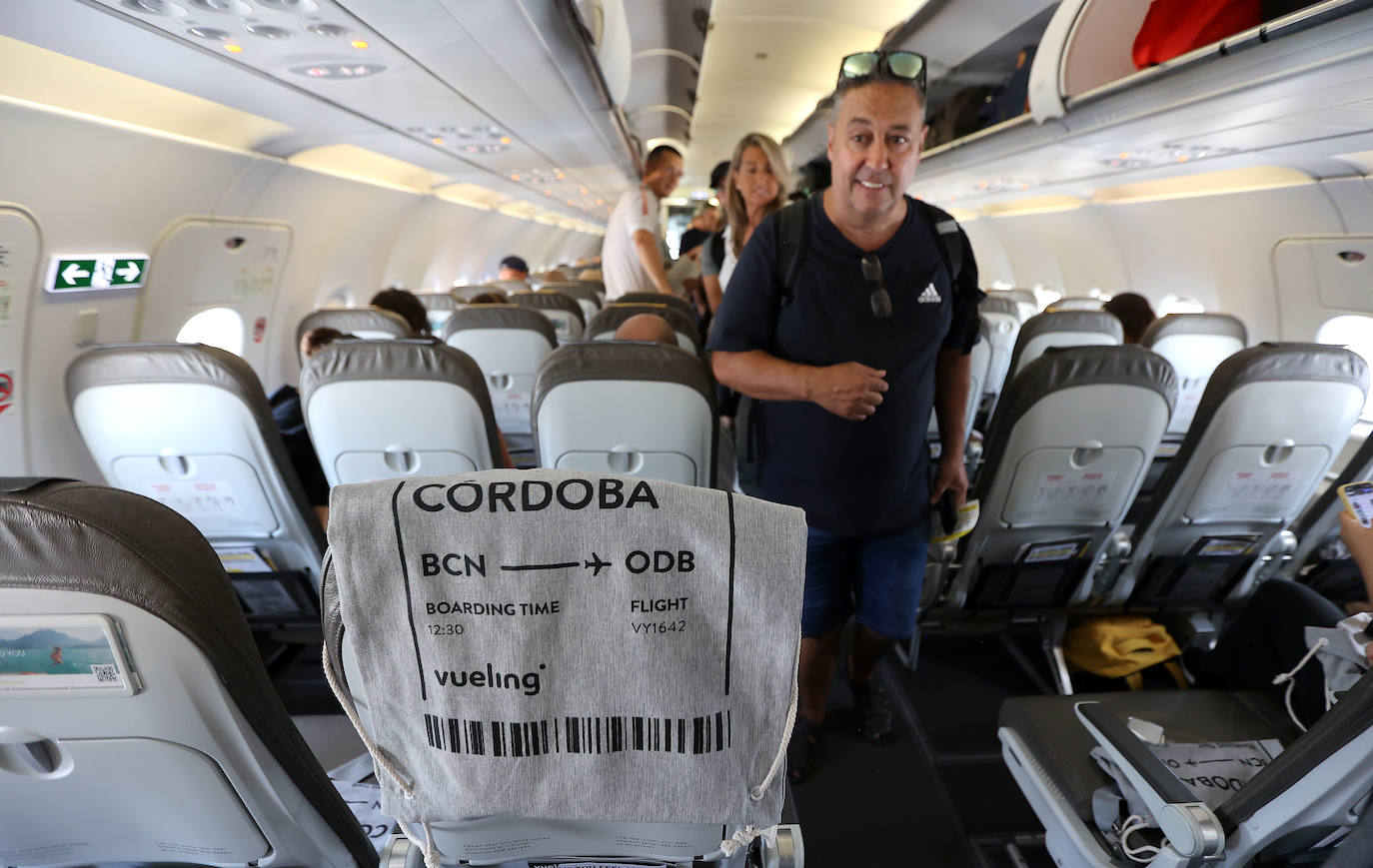 En imágenes, así ha sido el primer vuelo entre Barcelona y Córdoba de Vueling