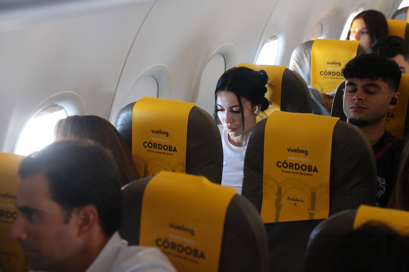 En imágenes, así ha sido el primer vuelo entre Barcelona y Córdoba de Vueling