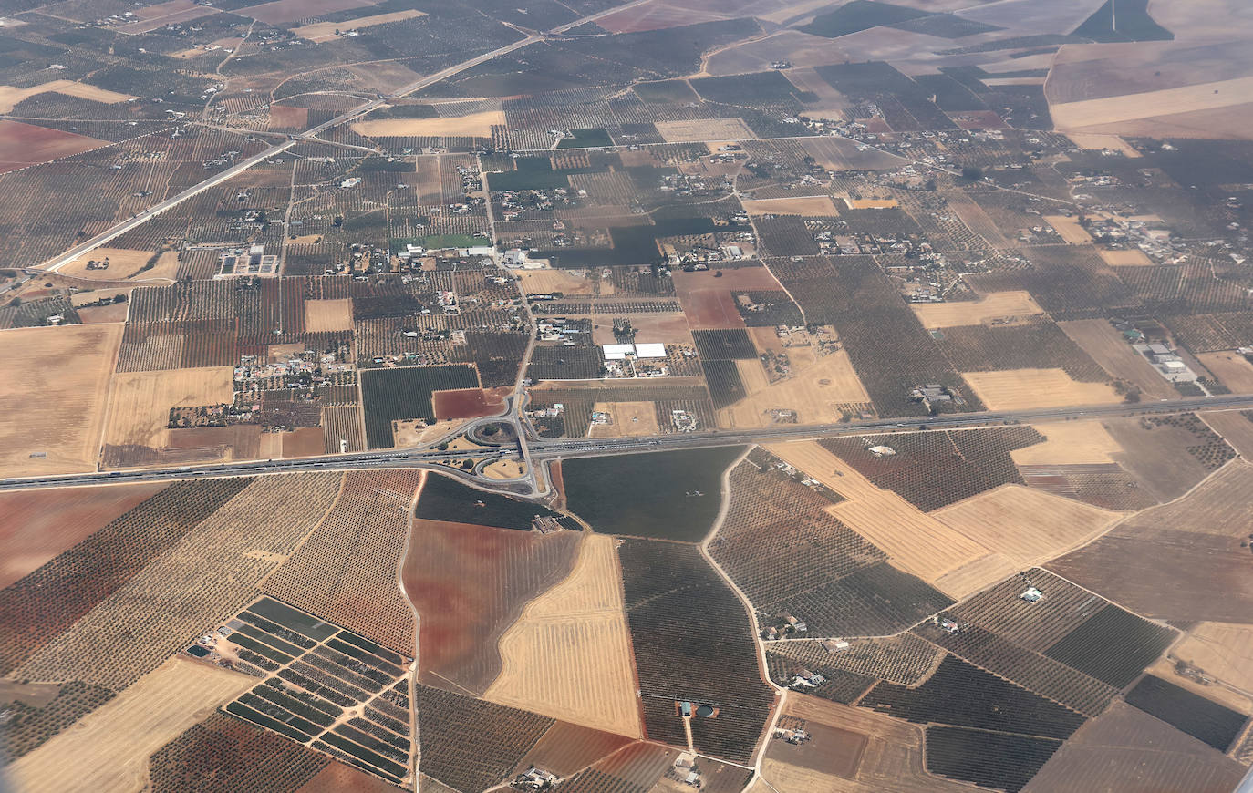 En imágenes, así ha sido el primer vuelo entre Barcelona y Córdoba de Vueling