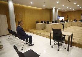 La Audiencia de Córdoba suspende el juicio contra el exedil David Dorado por prevaricación ante la falta de un testigo crucial