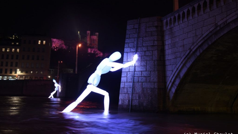 Figuras lumínicas del festival Zaragoza Luce