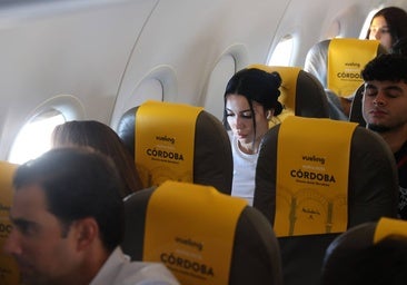 El primer trayecto de Vueling entre Barcelona y Córdoba, en imágenes