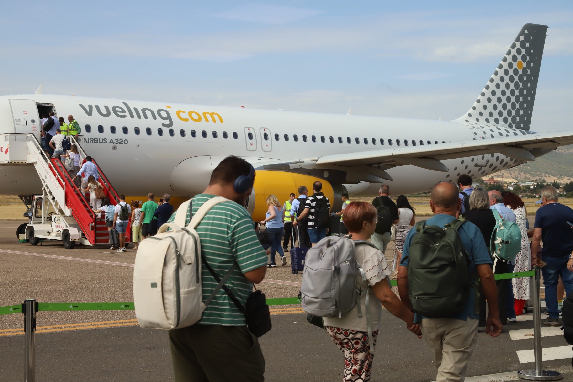 Así ha sido la llegada al aeropuerto de Córdoba del primer vuelo de Vueling