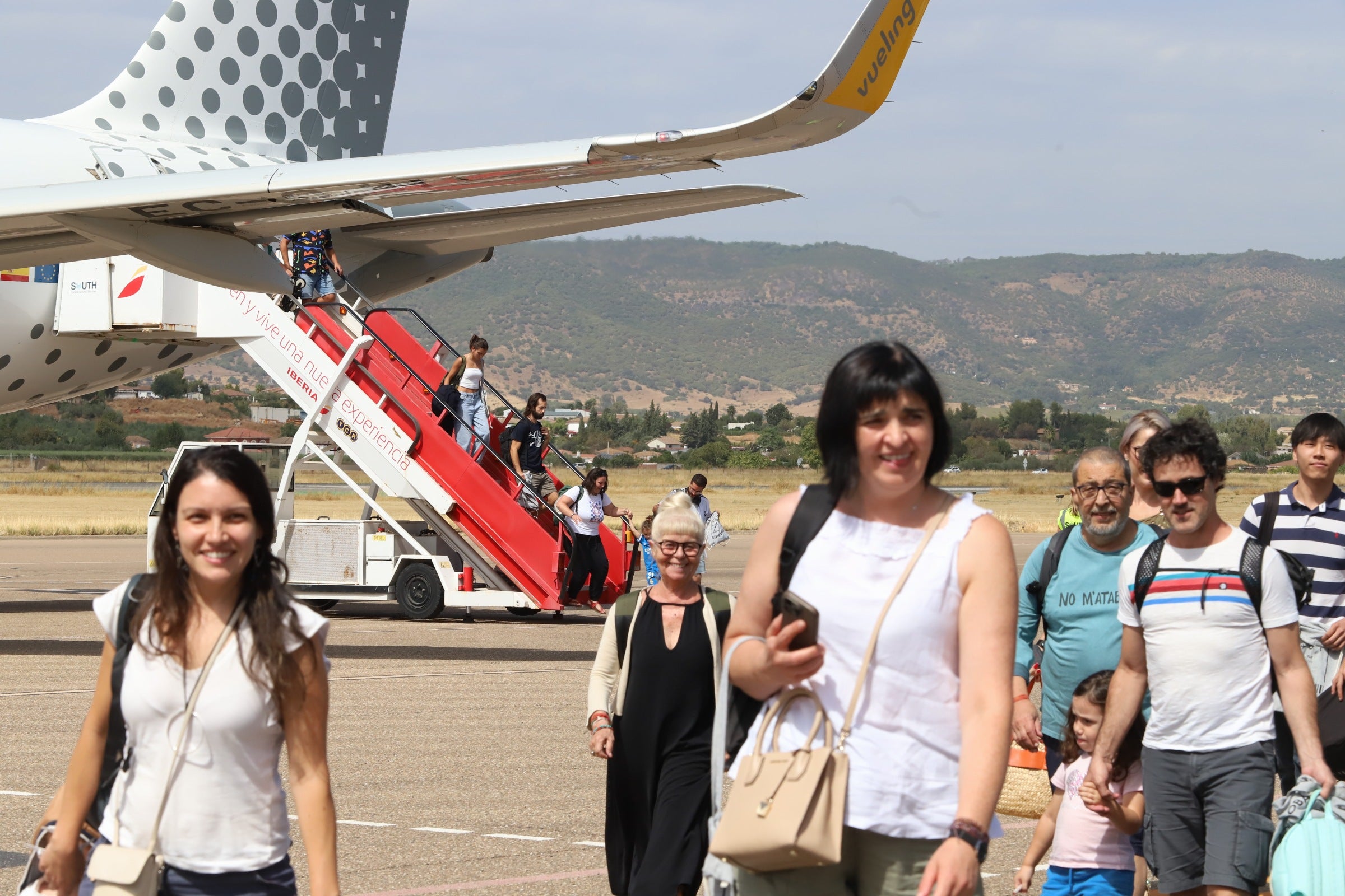 Así ha sido la llegada al aeropuerto de Córdoba del primer vuelo de Vueling