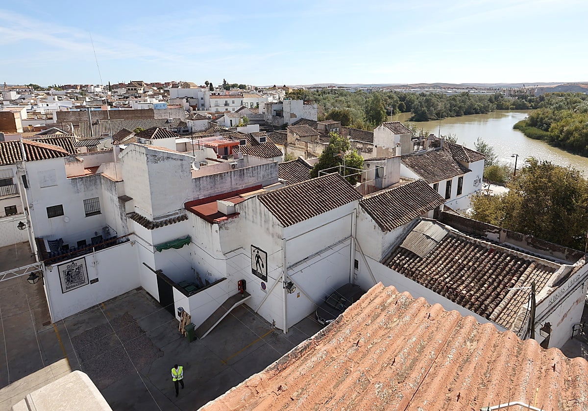 Panorámica del solar donde irá el hotel y las vivienda afectadas por el ensanche de Badanas
