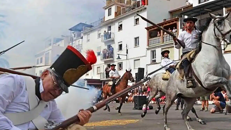 Escenificación de la batalla entre la guerrilla local y las tropas napoleónicas