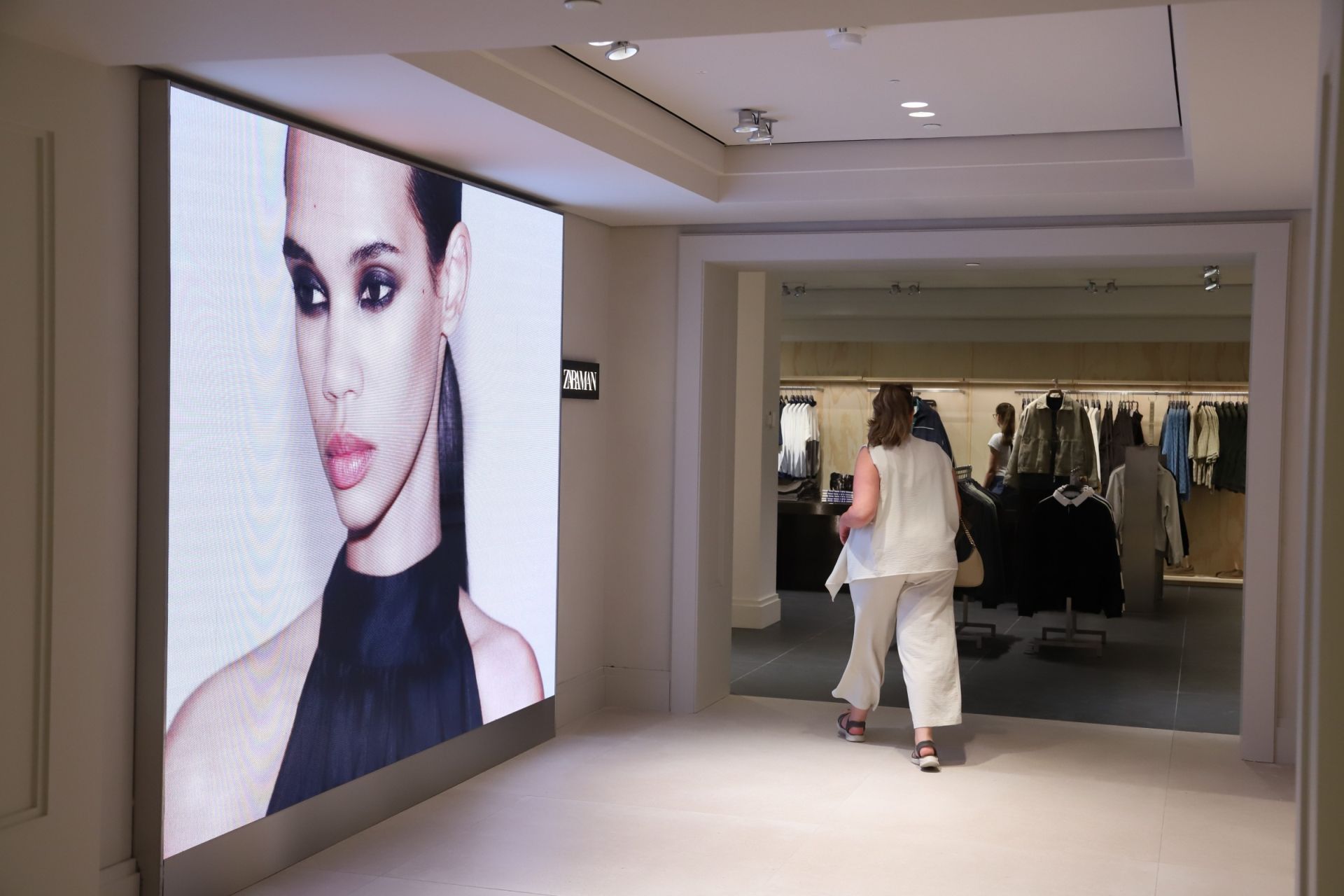 En imágenes, la inauguración de la megatienda de Zara en Córdoba