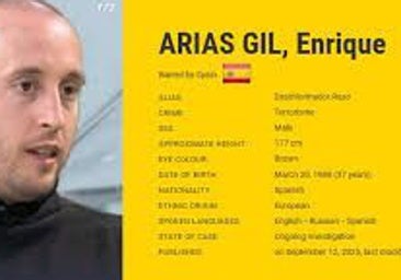 El 'hacktivista' captado por Moscú señala en su canal a supuestos agentes del CNI