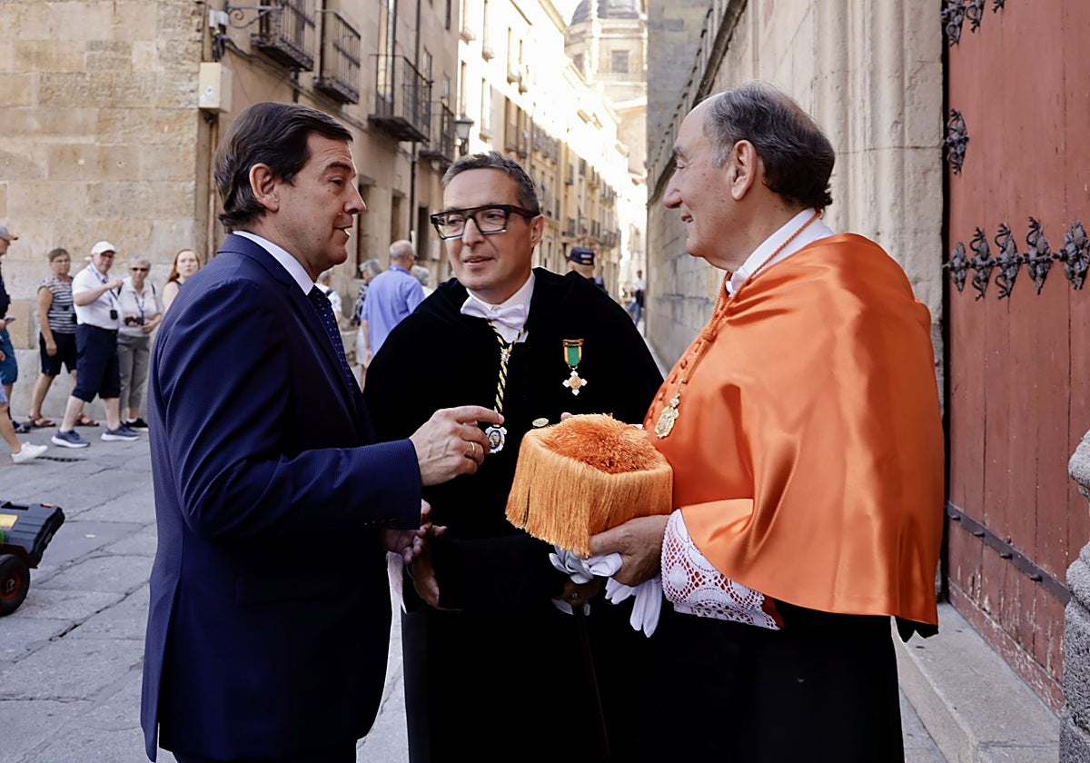 Alfonso Fernández Mañueco, Juan Manuel Corchado y José Ignacio Galán, en la apertura del curso en Salamanca