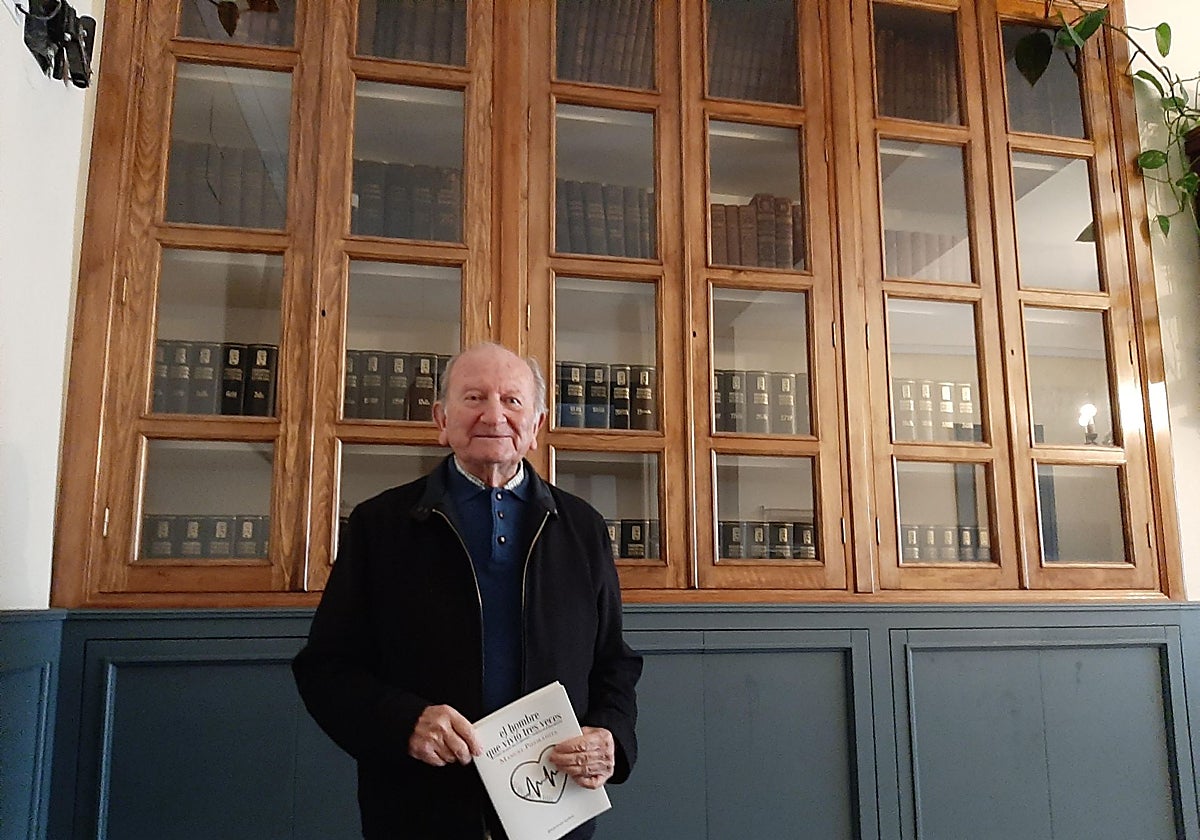 El periodista Manuel Piedrahita durante una entrevista con ABC en Córdoba en 2020