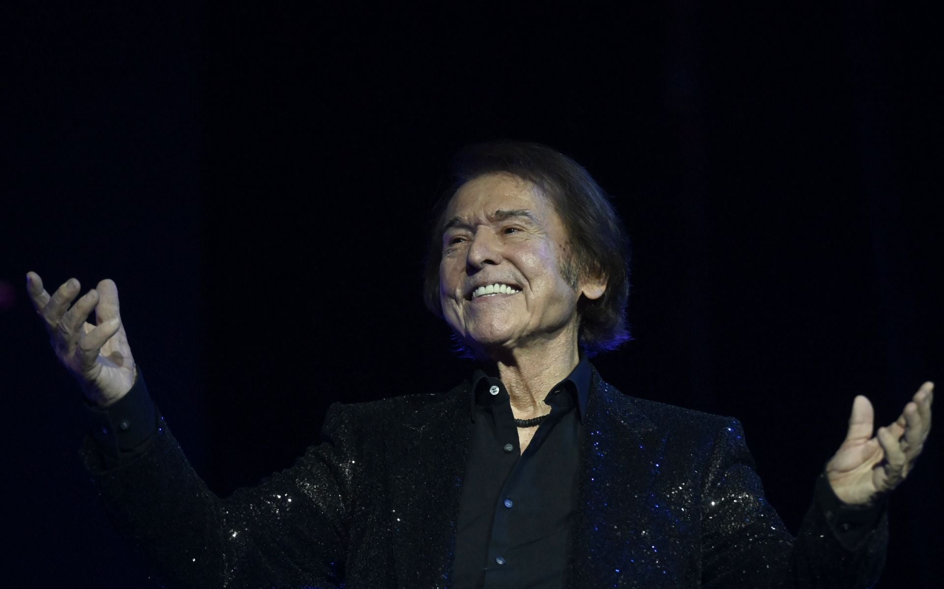 El espectacular concierto de Raphael en Córdoba, en imágenes