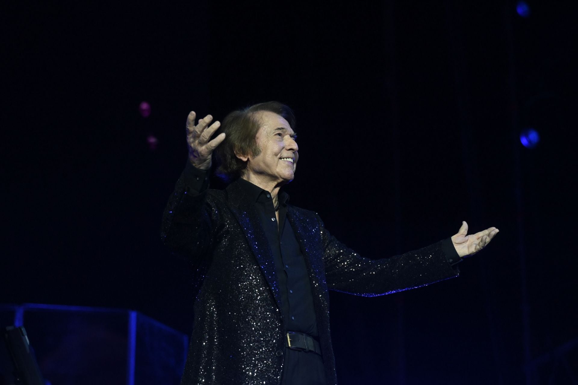 El espectacular concierto de Raphael en Córdoba, en imágenes