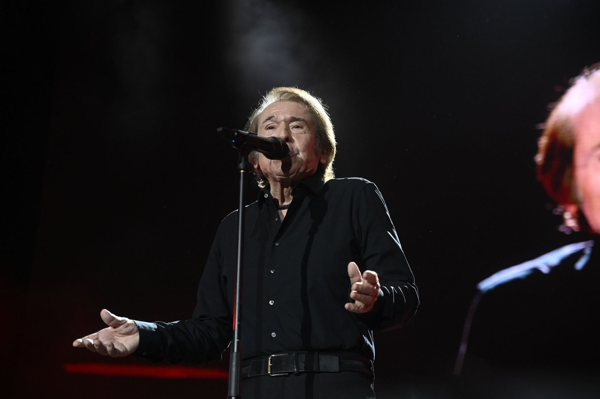 El espectacular concierto de Raphael en Córdoba, en imágenes