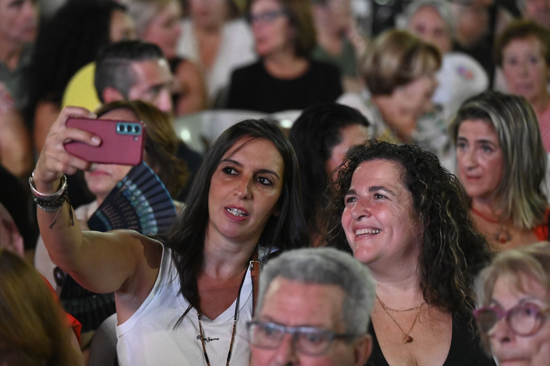 El espectacular concierto de Raphael en Córdoba, en imágenes