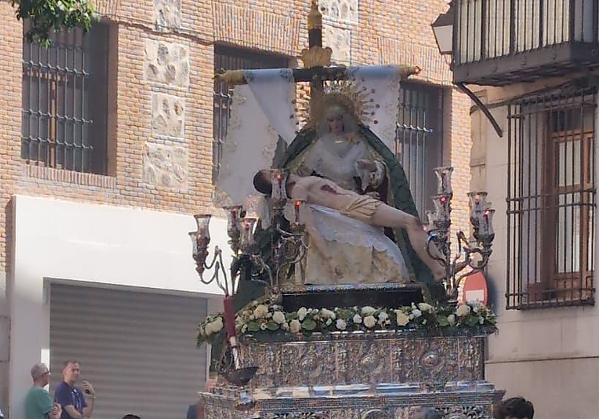 La Virgen de las Angustias, a su llegada a la plaza de San Vicente