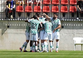 El Córdoba CF quiere levantar el vuelo ante el Racing de Santander