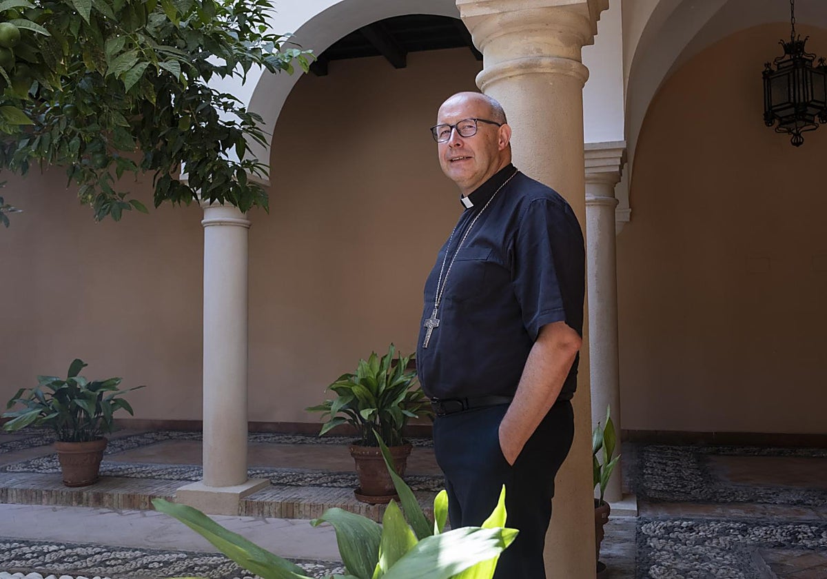 Monseñor Satué atendió a ABC en el Palacio Episcopal de Málaga tras su toma de posesión