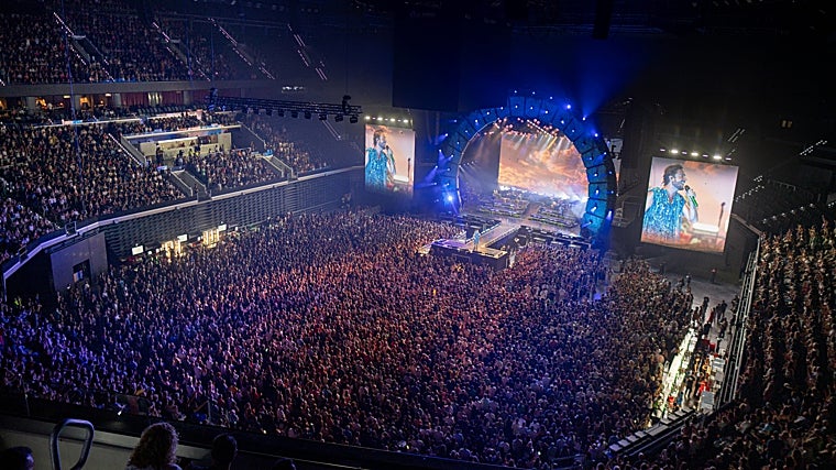 El público abarrotó el Roig Arena