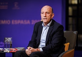 Sociedad Civil Catalana reconoce a Zarzalejos y Cebrián con sus premios '8 de octubre'