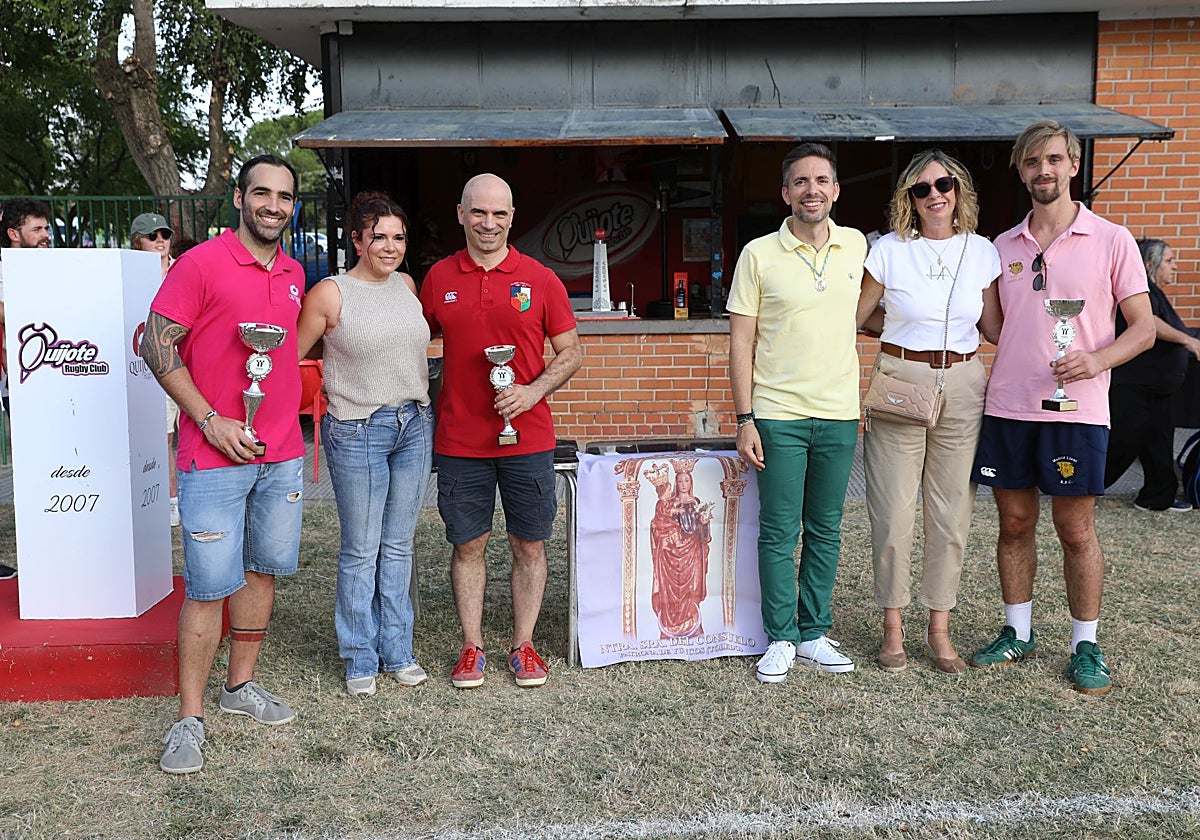 Entrega de premios a los ganadores del torneo