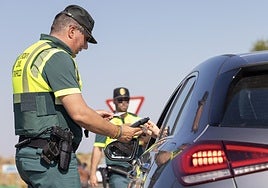 Denunciado en Santander un conductor sin carné, seguro, ni ITV, positivo en drogas y con hachís en el coche