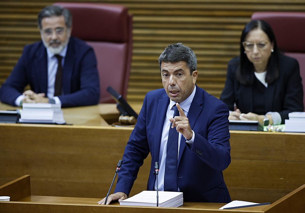 El presidente de la Generalitat Valenciana, Carlos Mazón, durante su intervención este martes en el Debate de Política General