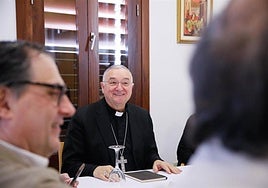 El obispo de Almería defiende el nuevo centro para inmigrantes: «Si hiciera falta, yo mismo vendría a vivir aquí con ellos»