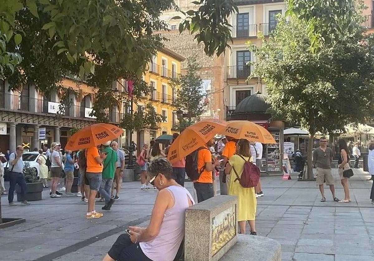 Turistas en la plaza de Zocodover