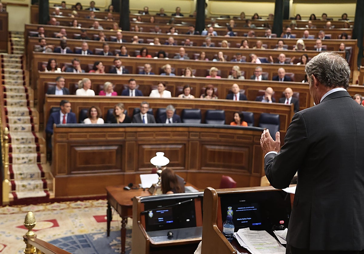 Alberto Núñez Feijóo, interviene durante la sesión de control al Gobierno de la semana pasada