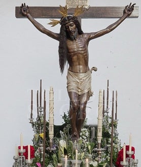 Imagen secundaria 2 - Fotografías antiguas de la Semana Santa de Toledo coloreadas con inteligencia artificial 